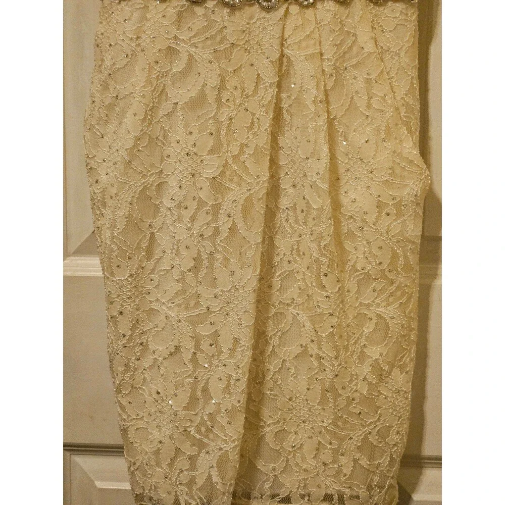 Sleeveless Dress Size 6 Has Pockets Zip Up Closure